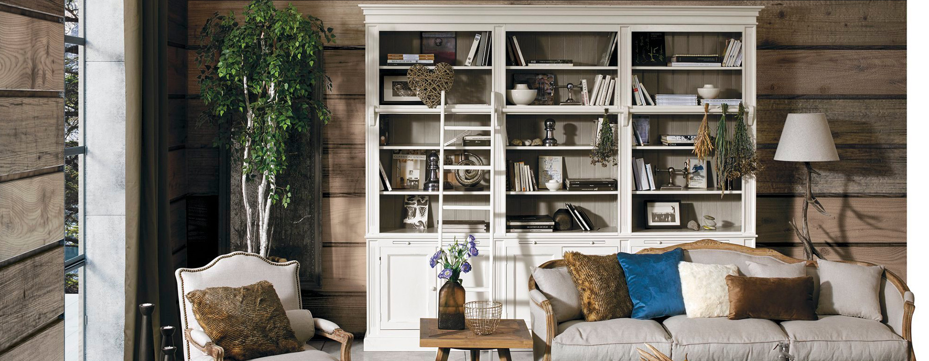 Libreria legno vecchio | Dialma Brown